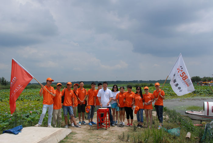 ��ɫ���e���ف�һ����Ӱ